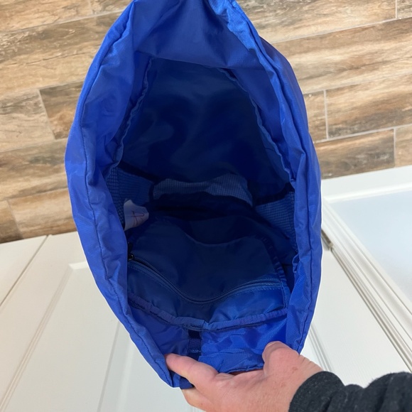 Patagonia Lightweight Black Hole Cinch Pack 20L Backpack Blue - Picture 7 of 8